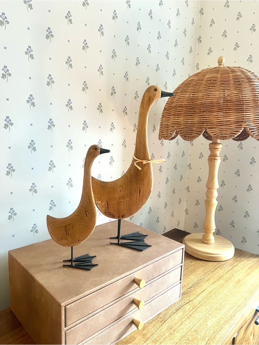 Mother and baby ducks wooden with metal feet